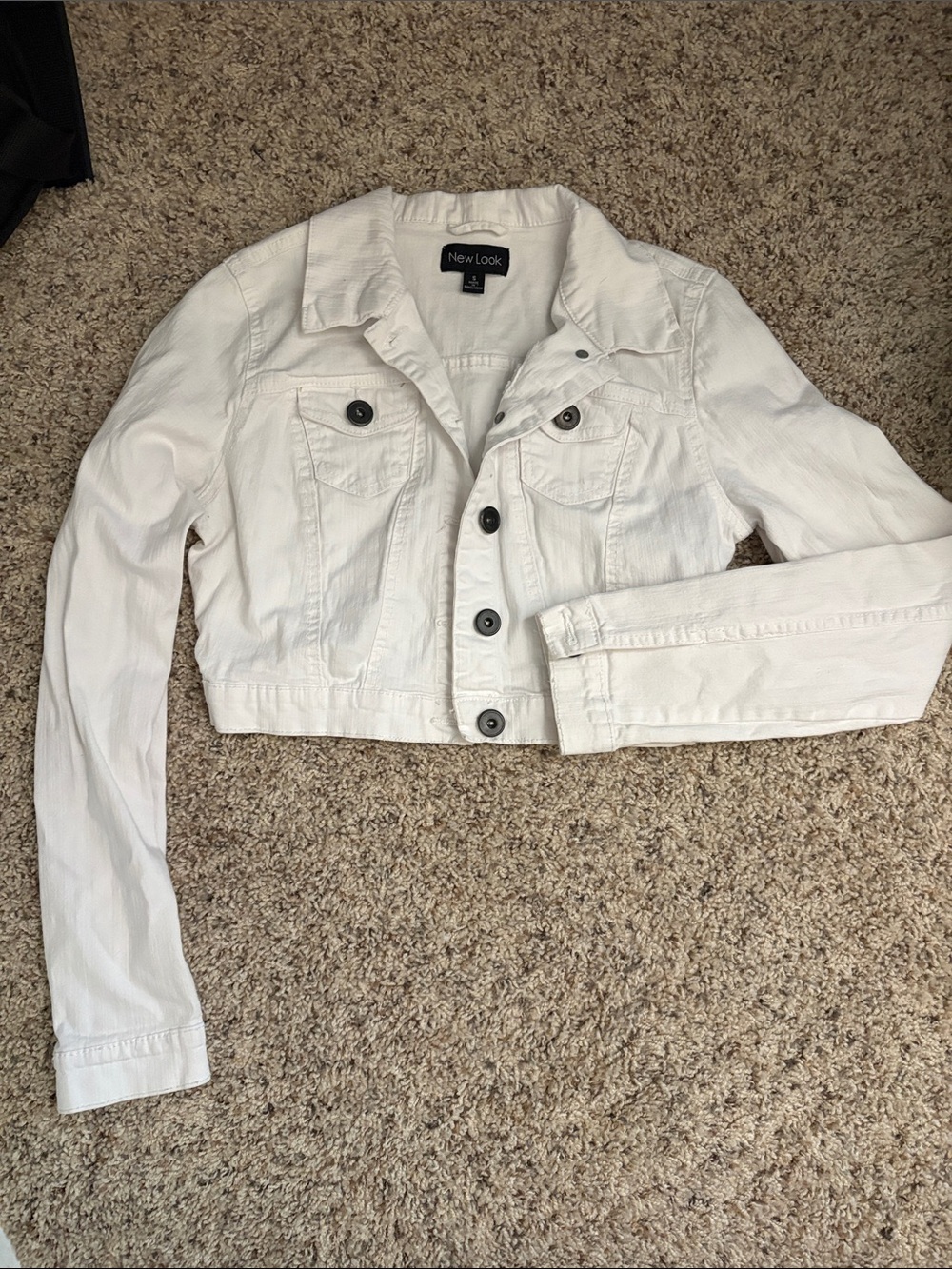 New Look White Cropped Denim Jacket with Button Front